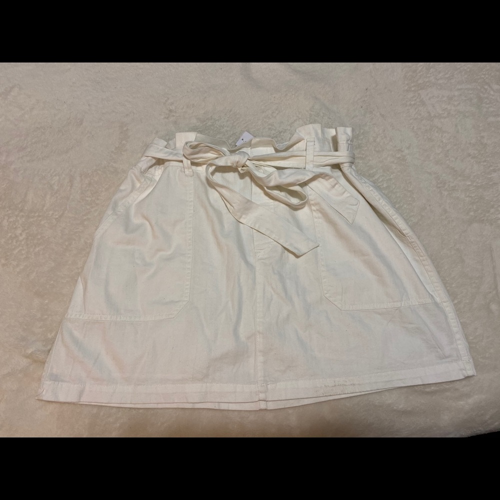 ✨NWT✨ AE skirt 🤍
